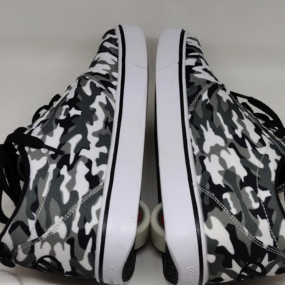 Heelys Black White‎ and Gray Camo Print Youth Size 6